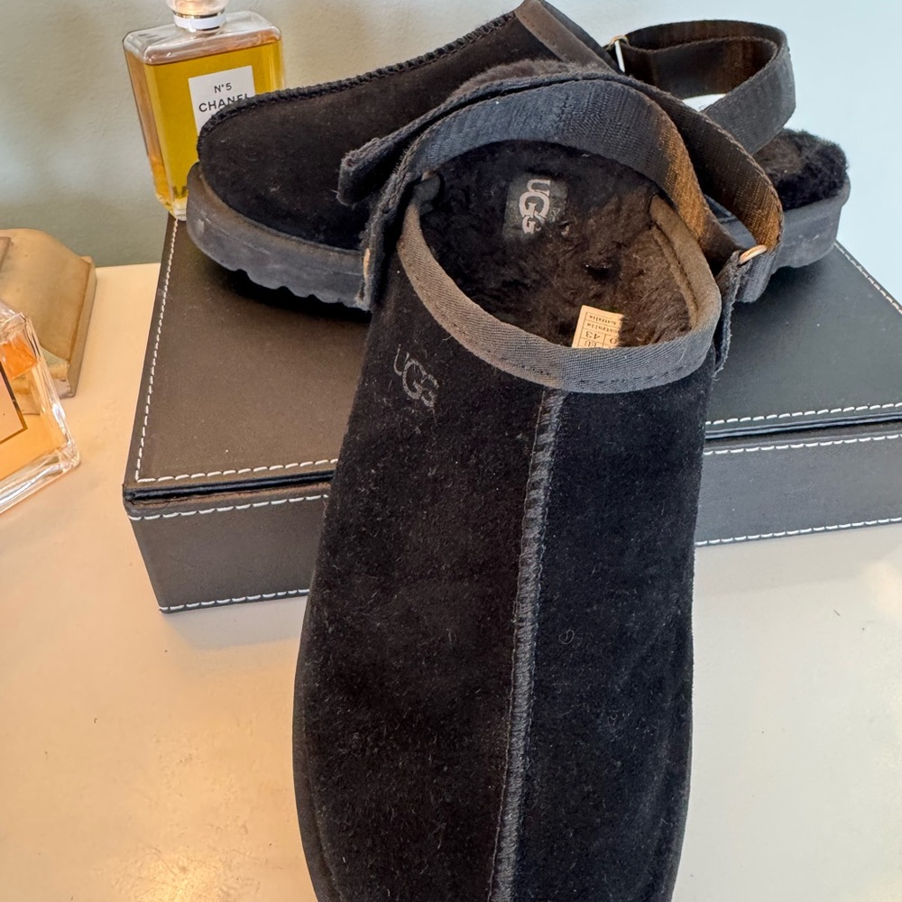 UGG Black Shearling Clogs Mules Women’s SZ 12 - Picture 2 of 10